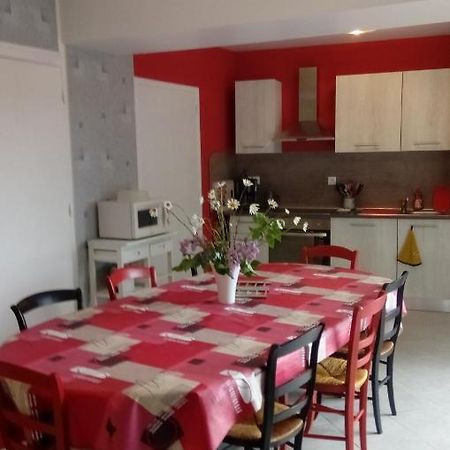 Maison En Pierre De Pays Ségrie Exteriör bild